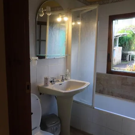Impeccable 2-bed With Views Of Portugal